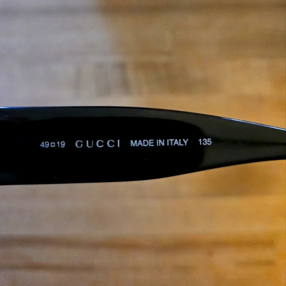 Black Rectangular Sunglasses - Picture 5 of 7